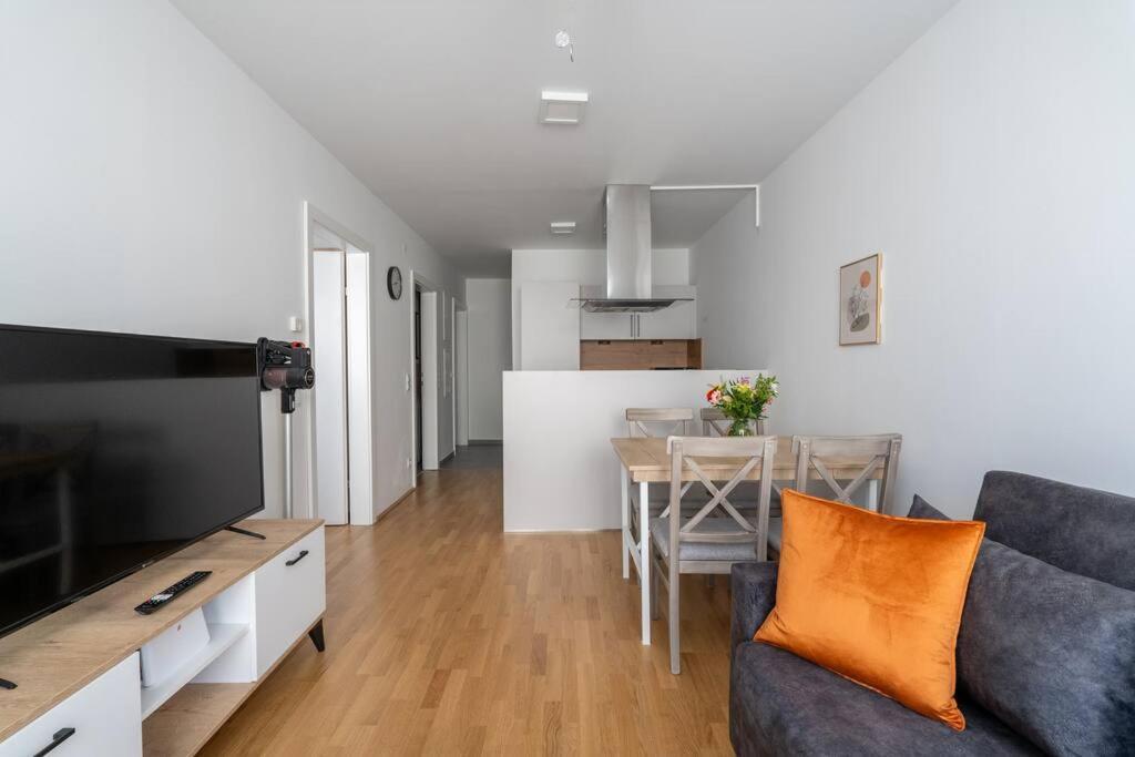 Urban 1Br Retreat, Easy City Link By Hm Виена Екстериор снимка